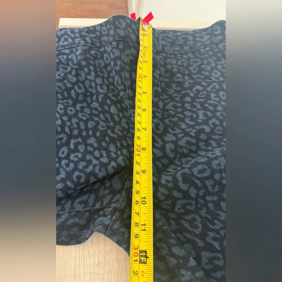 SPANX JEAN-ISH LEGGING BLUE DENIM LEOPARD Skinny Fit Pull On Size Medium - Picture 6 of 9